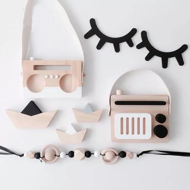 Wood Eyelashes Cartoon Decoration