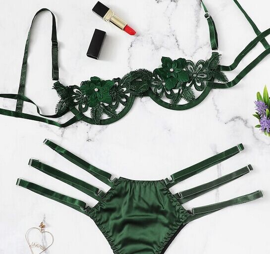 G string unpadded lace up lingerie set 2019