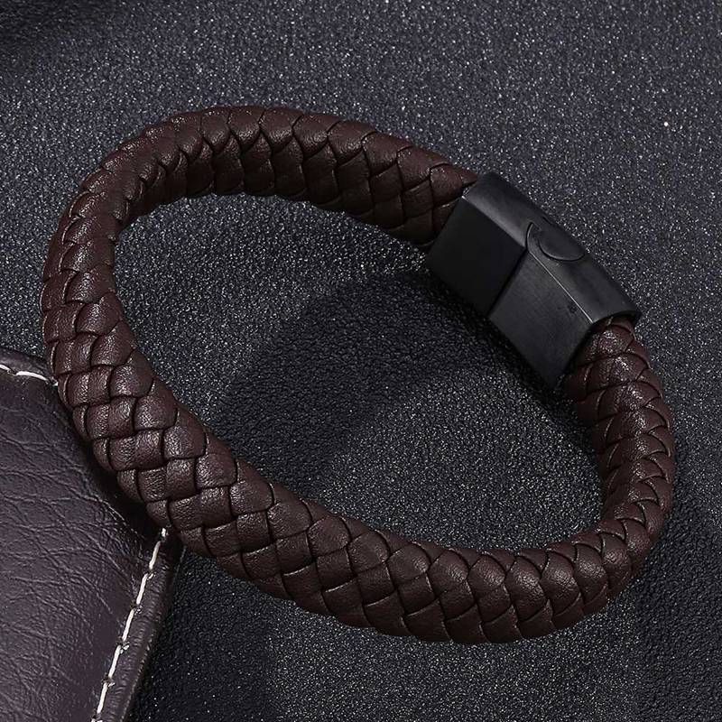 Uniquely Designed Pure Leather Men Gorgeous Bracelet