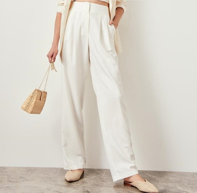 Leg Wide Flexible Pants