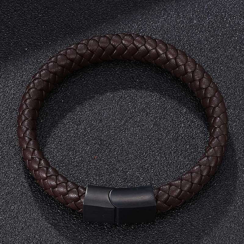 Uniquely Designed Pure Leather Men Gorgeous Bracelet